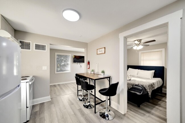 4209 N 14th St Unit 2