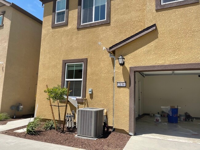 Building Photo - 2136 Brave Hawk Loop