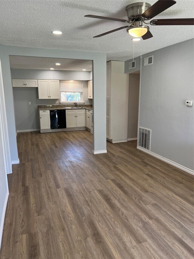 Photo - 1309 Crockett St