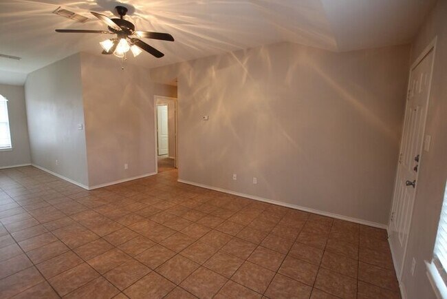 Photo - Available Now! 2 Bedroom Duplex for Rent i...