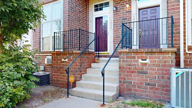 Photo - 1908 Lindsay Ln