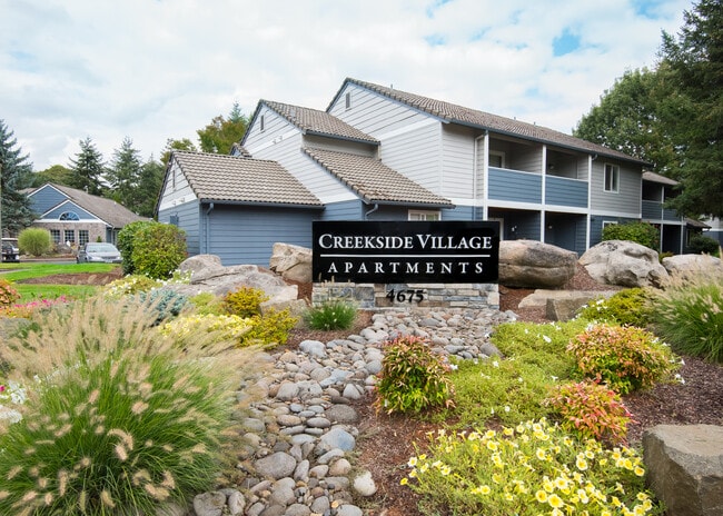 Photo - Creekside Village Apartamentos