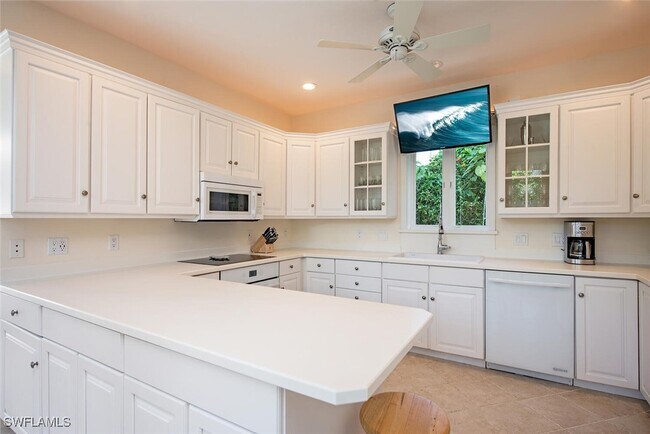 Photo - 369 2nd Ave N