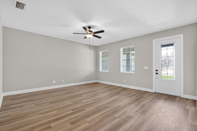 Photo - 1808 Gaiety Way