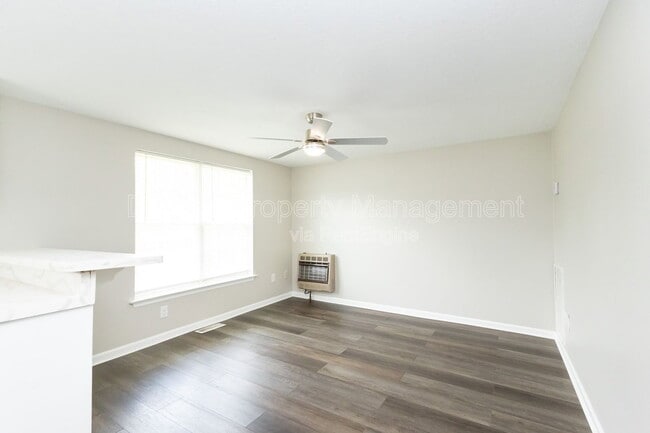 Photo - 407 Hotwater Rd