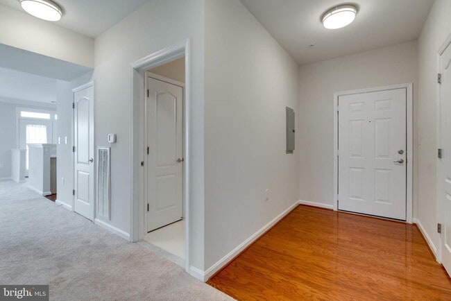 Building Photo - 1601 Ladue Ct Unit 101
