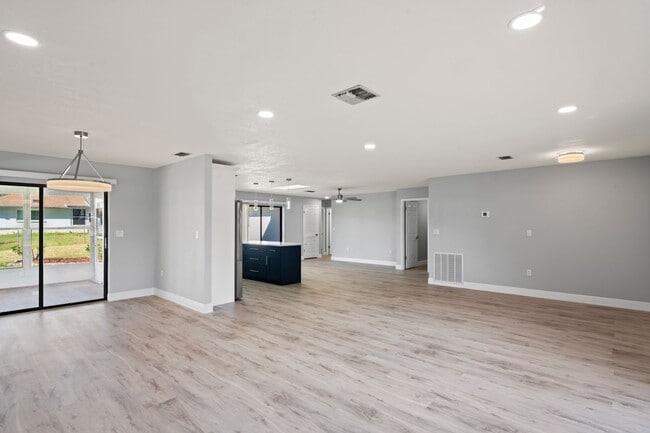 Photo - 8312 Roxboro Dr