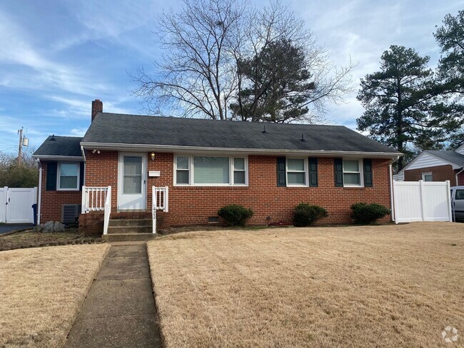 Building Photo - Updated brick ranch in Sandston VA Rental