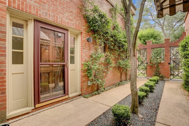 Photo - 2629 Wroxton Rd Unidad A