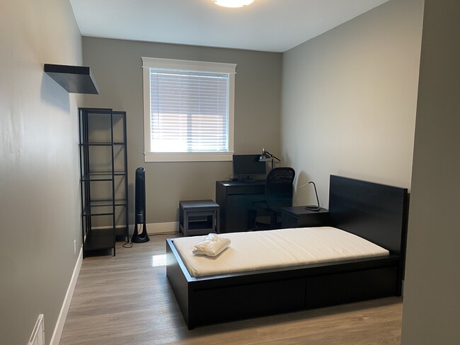 Building Photo - 1200 Strathmore St Unit 5