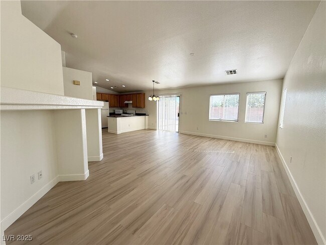 Photo - 5718 Royal Sands St