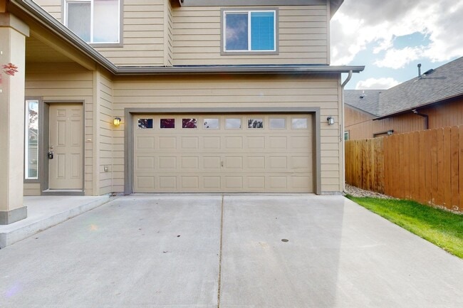 Photo - Beautifully maintained 3 bedroom 2.5 bath home