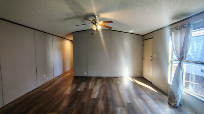 Photo - 3637 SE 6th St