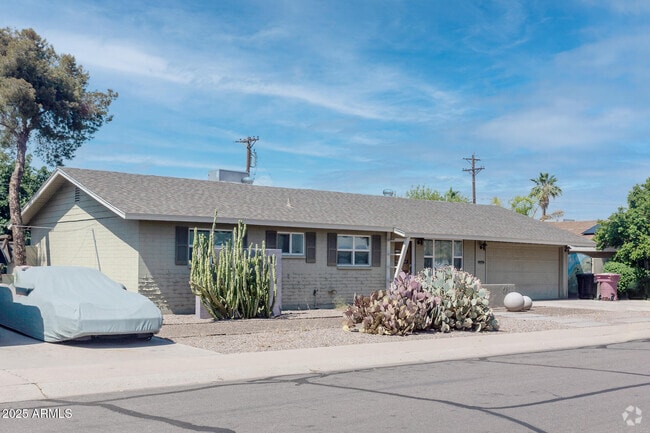Building Photo - 6744 E Vernon Ave Rental