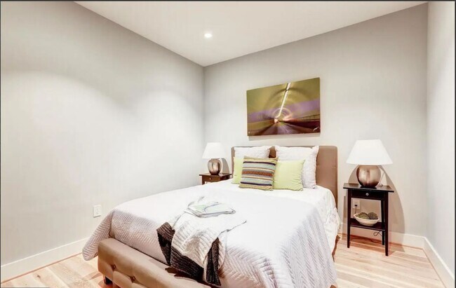 Photo - 307 Taylor St NW Unit 2