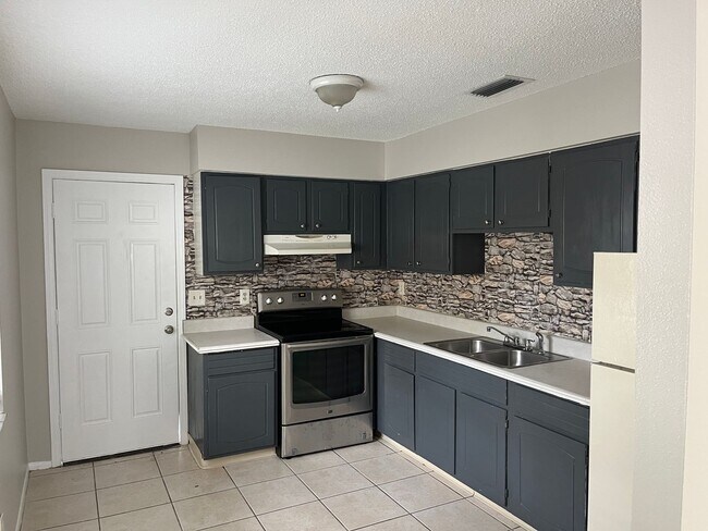Photo - quaint 2 bedroom home Unidad 120