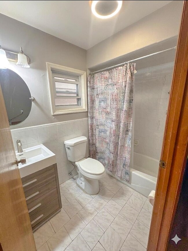 Photo - 6816 Adams St