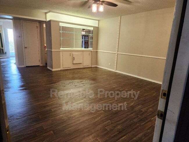 Photo - 6238 Wheaton Dr