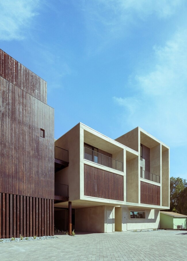 Building Photo - 3732 10th Ave Unit 102