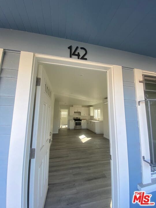 Photo - 142 Douglas St