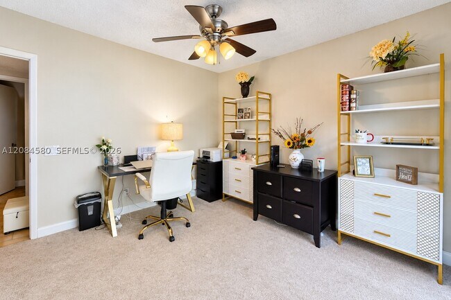 Photo - 1401 W Golfview Dr