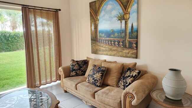 Photo - 35 Harbour Isle Dr W Unit 104