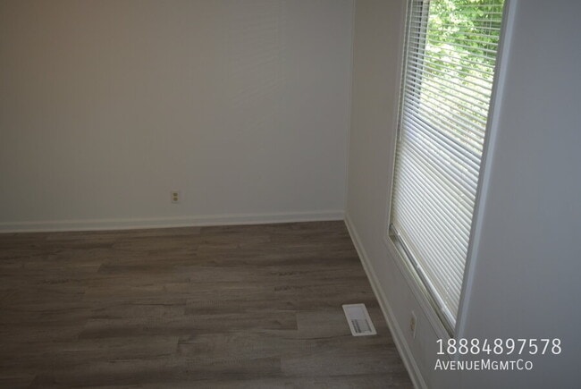 Photo - 715 23rd St NW