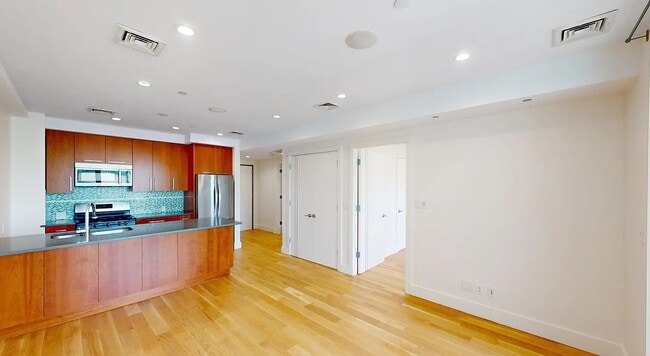 Photo - wonderful one bedroom for immediate move Unit 4