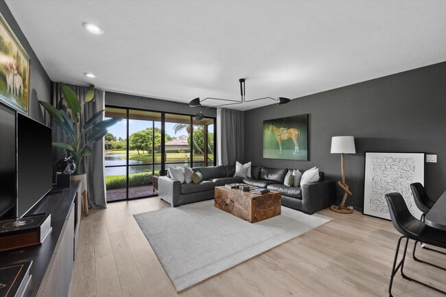 Photo - 11842 Pebblewood Dr Unit 101