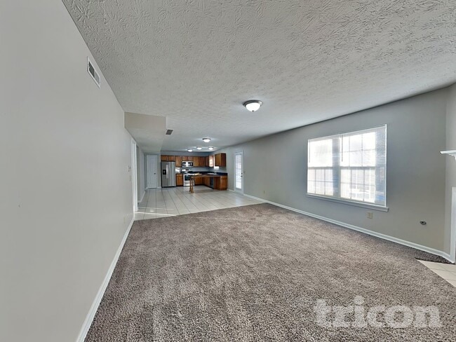 Photo - 614 Eastpointe Dr