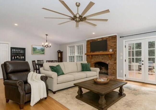 Building Photo - 7417 Shadowlake Dr Unit ID1352869P