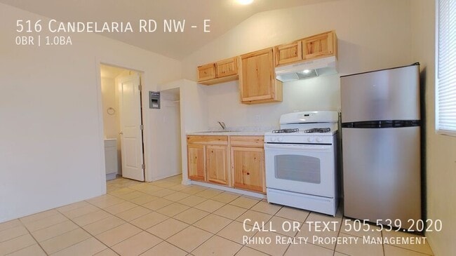 Building Photo - 516 Candelaria Rd NW Unit E