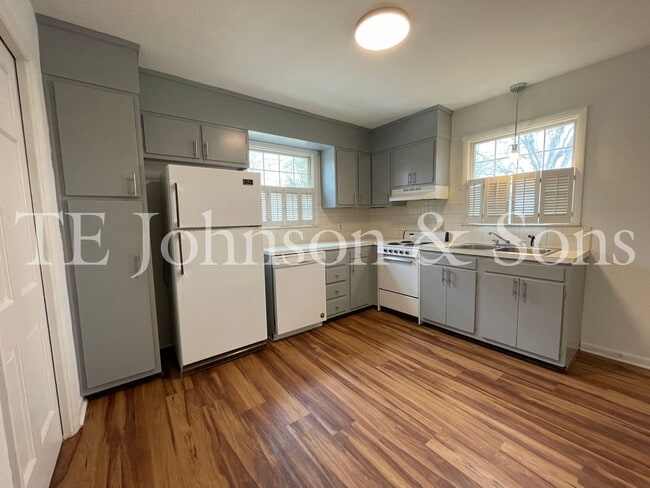A Great Ardmore Townhouse Waiting For You! - A Great Ardmore Townhouse Waiting For You!
