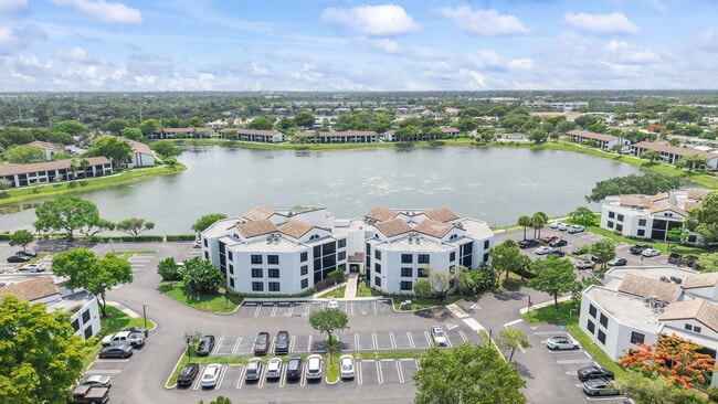 Building Photo - 212 Lake Pointe Dr Unit 302