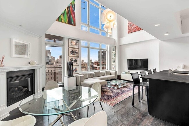 Building Photo - 205 E 59th St