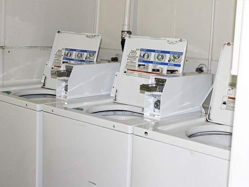Laundry Room - Skyview Apartments
