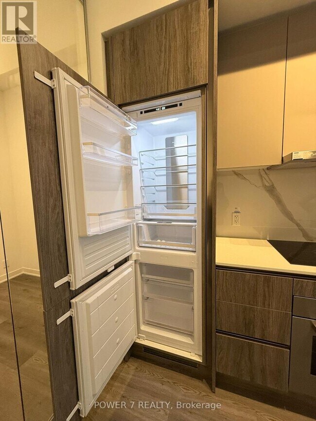 Photo - 180 Front St E Unité 2308