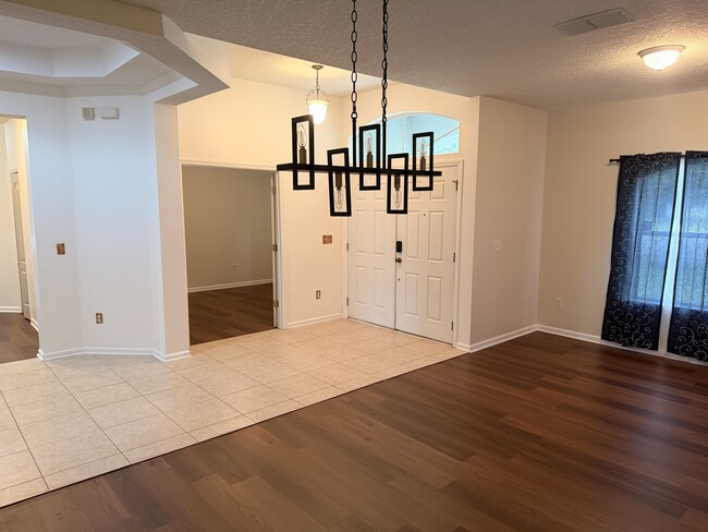 Photo - 3058 Whispering Willow Way
