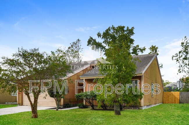 Photo - 8038 Loch Lomond Ln