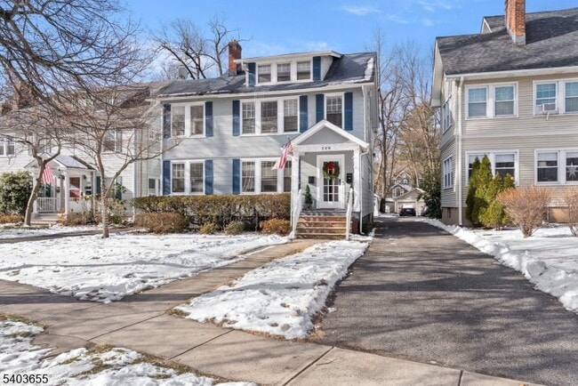 Building Photo - 226 Park St