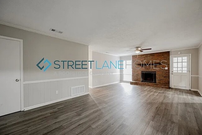 Photo - 5044 Old Post Rd