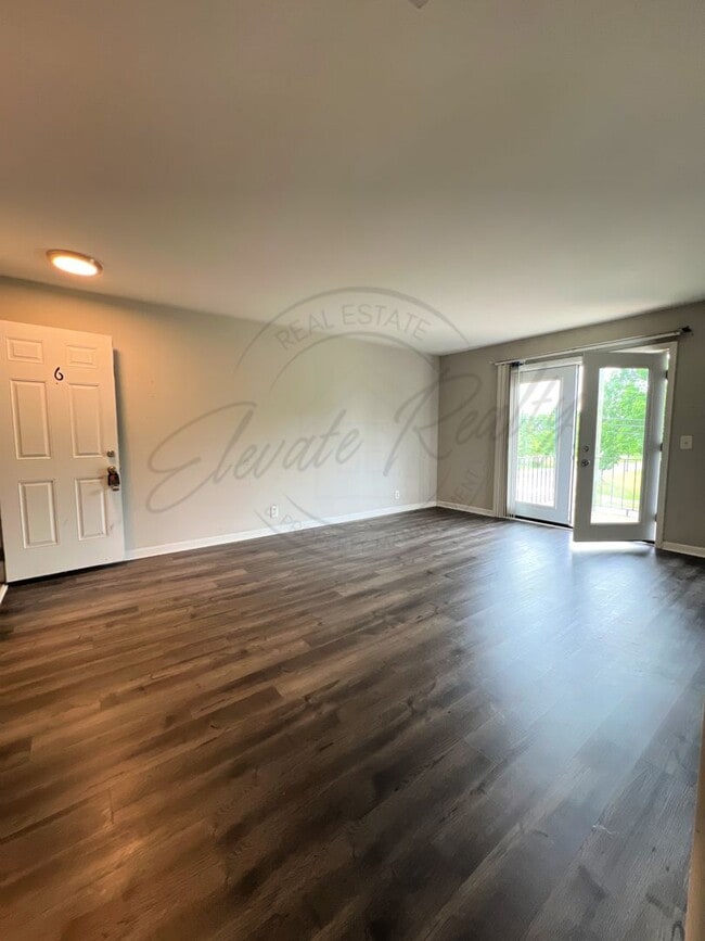 Photo - One Bedroom Condo, FIRST FLOOR, Assigned Parking Space and Near Madison Park! Unit A-6