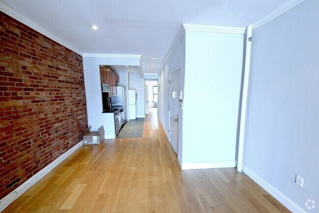Building Photo - 102 E 7th St Unit 8 Rental