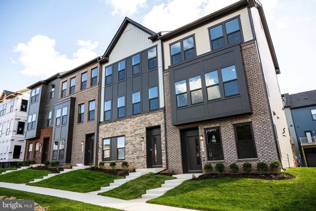 Photo - 238 Mainstream Dr Townhome
