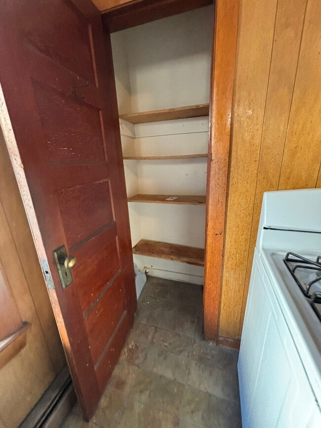 Building Photo - 121 Bennington St Unit 3