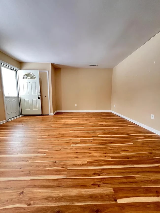 Photo - 7410 Arcola St
