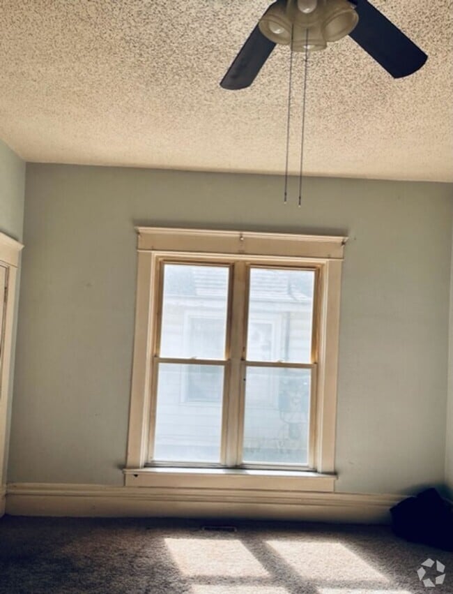 Building Photo - 1526 N 13th St Unit 3 Rental