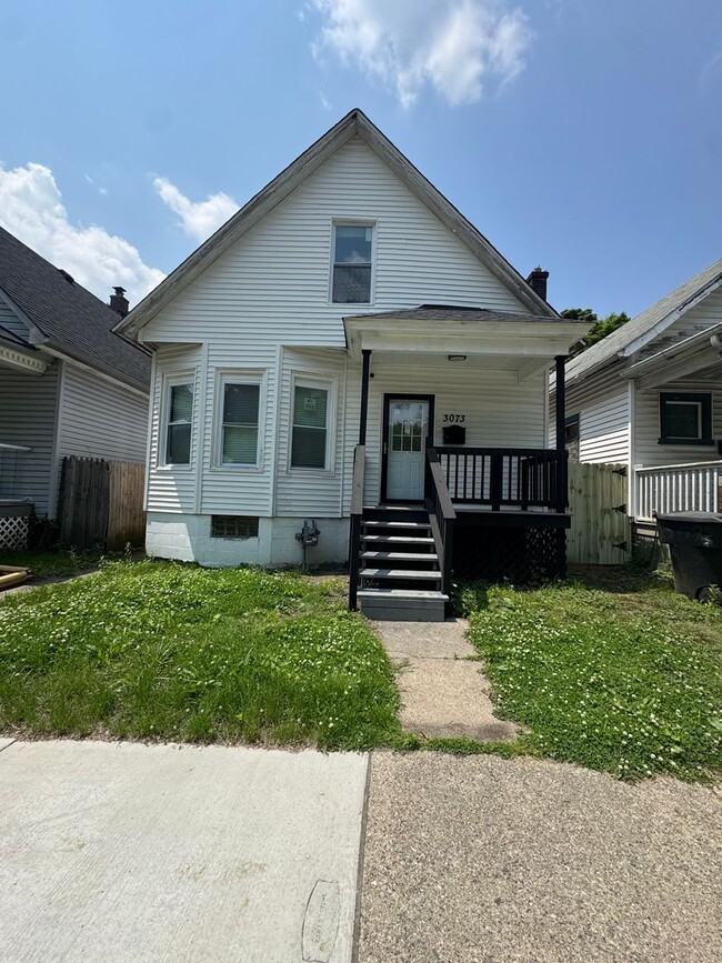 4 bedroom newly renovated home, Near Downt... - 4 bedroom newly renovated home, Near Downt...