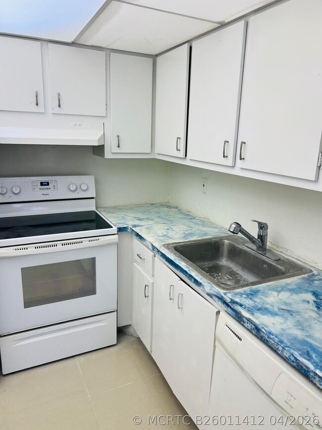 Photo - 614 NW 13th St Unit 0280