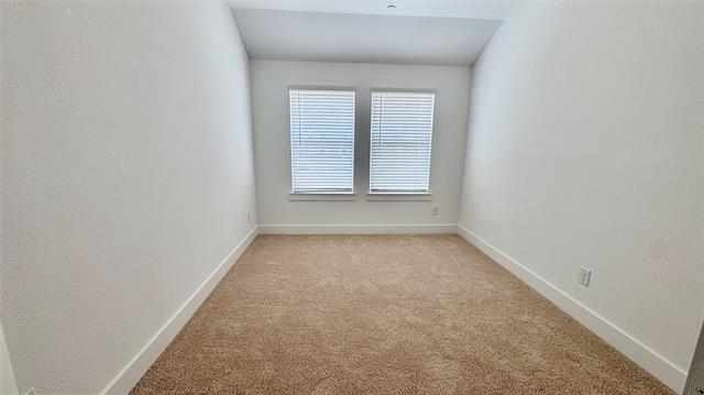 Photo - 2546 Campden Mews